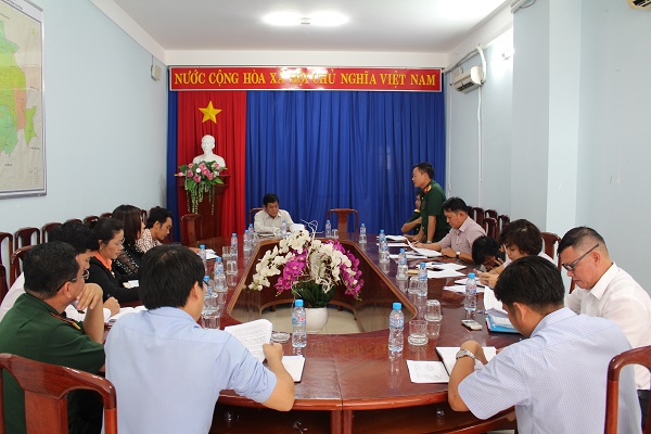 Lãnh đạo huyện Bàu Bàng làm việc với Cục Chính trị Quân đoàn 4