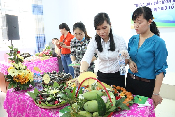 Hội thi Trưng bày các món bánh đặc sản của địa phương