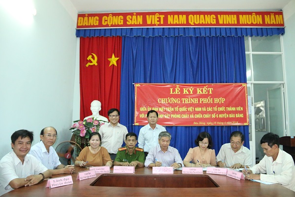 Ký kết chương trình phối hợp giữa Uỷ Ban MTTQ Việt Nam huyện và các tổ chức thành viên với phòng cánh sát Phòng cháy và chữa cháy số 6
