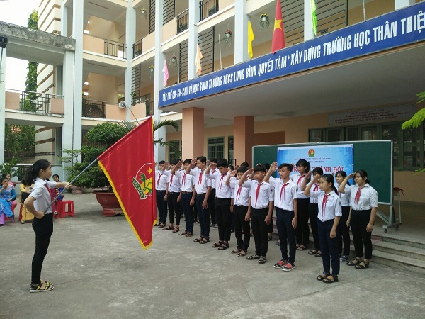 Hội đồng Đội huyện Bàu Bàng tổ chức lễ Trưởng thành Đội cho đội viên lớp 9 năm 2018