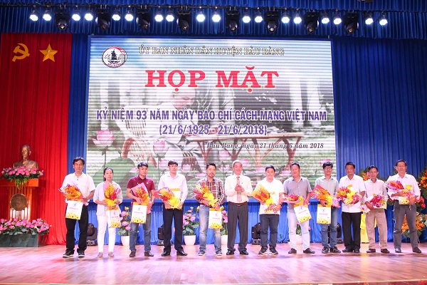 UBND huyện Bàu Bàng họp mặt kỷ niệm 93 năm Ngày báo chí cách mạng Việt Nam