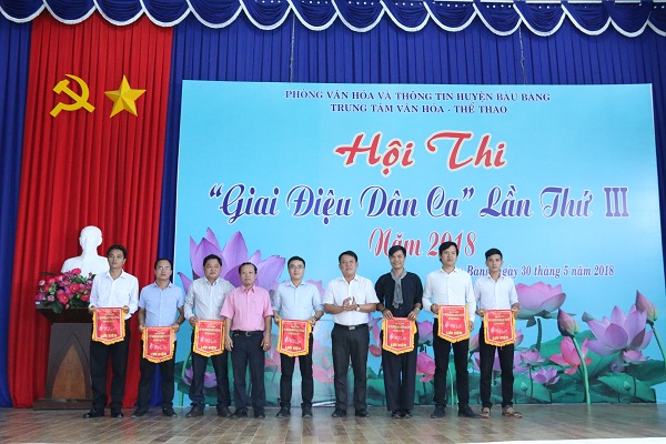 Huyện Bàu Bàng khai mạc hội thi “Giai điệu dân ca Bắc-Trung bộ” lần thứ I năm 2018