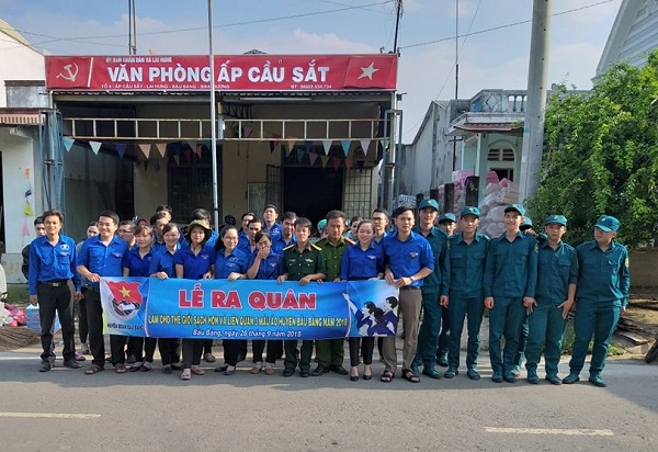 Huyện Đoàn Bàu Bàng tổ chức ra quân thực hiện chiến dịch làm cho thế giới sạch hơn huyện Bàu Bàng năm 2018