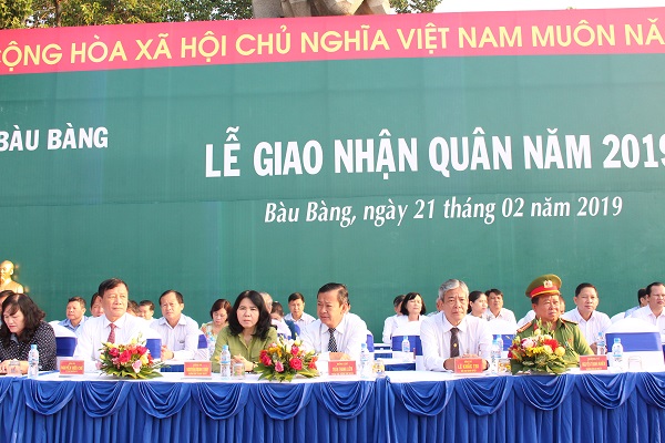 Huyện Bàu Bàng long trọng tổ chức Lễ giao nhận quân năm 2019