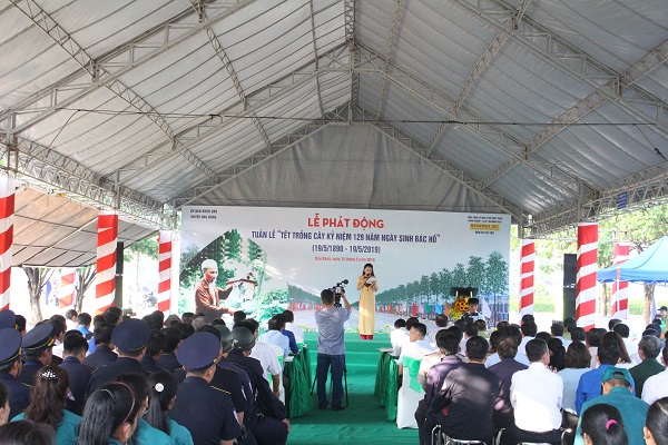 Huyện Bàu Bàng tổ chức lễ phát động tuần lễ “Tết trồng cây kỷ niệm 129 năm ngày sinh Bác Hồ” (19/5/1890-19/5/2019)