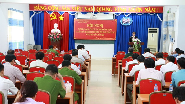 Huyện Bàu Bàng tổ chức Hội nghị tập huấn công tác xử lý vi phạm hành chính và công tác theo dõi tình hình thi hành pháp luật