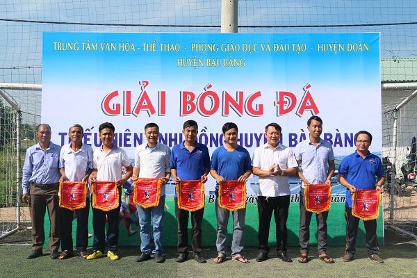 Huyện Bàu Bàng khai mạc giải bóng đá thiêu niên - nhi đồng huyện năm 2019