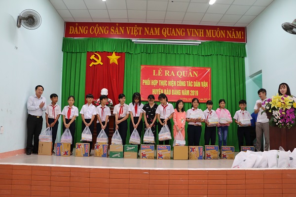 Lễ ra quân phối hợp thực hiện công tác dân vận huyện Bàu Bàng năm 2019
