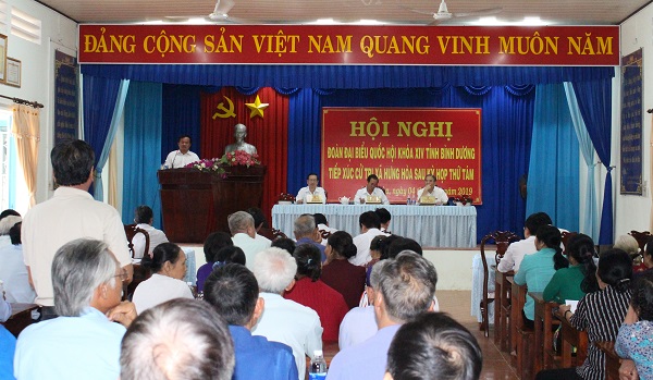 Bí thư Tỉnh ủy tiếp xúc cử tri xã Hưng Hòa, huyện Bàu Bàng