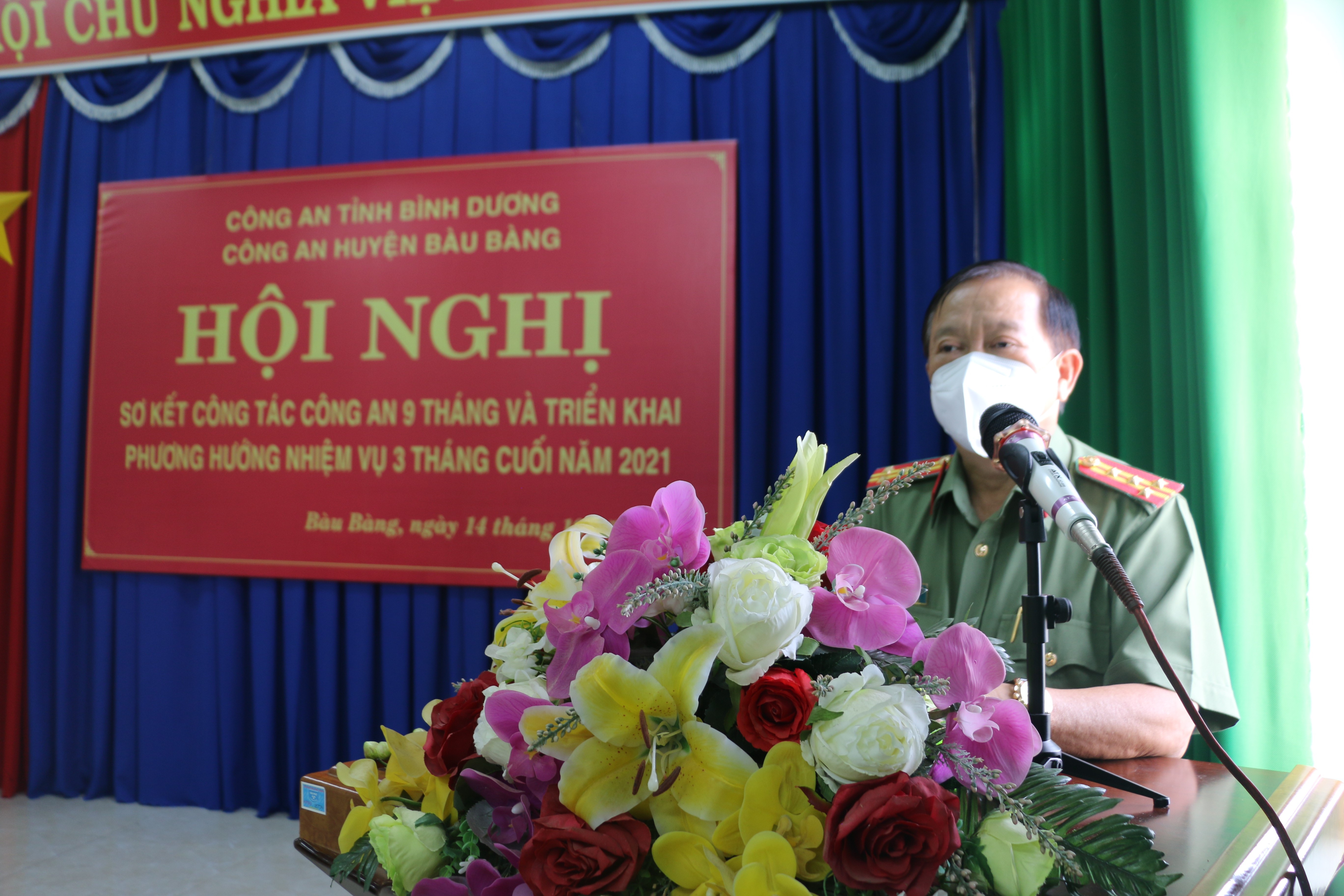 Đại tá Phạm Quốc Dũng - Phó Giám đốc Công an tỉnh phát biểu tại Hội nghị.