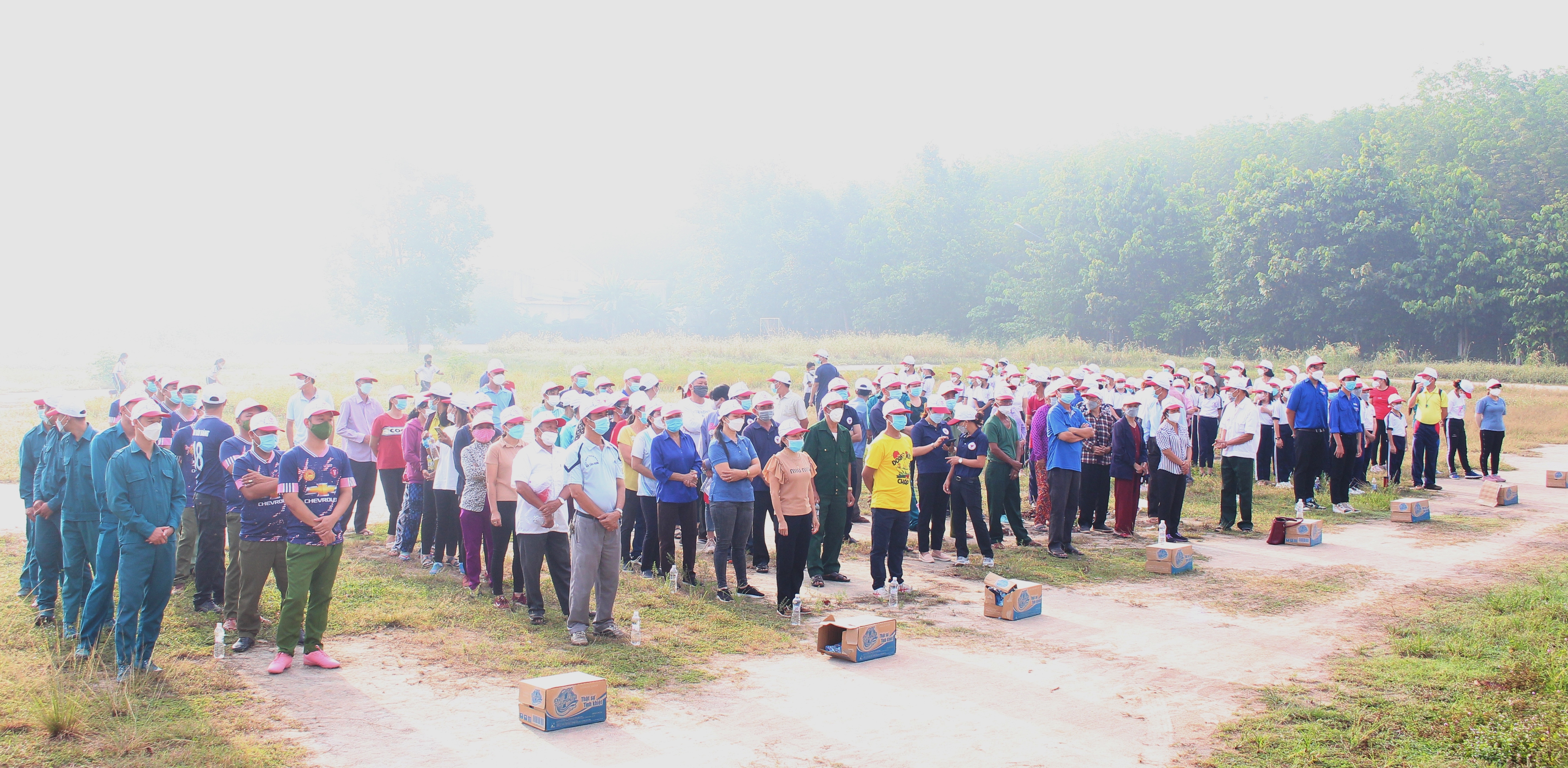 Khối đông tham gia Ngày chạy olympic xã Tân Hưng năm 2022.