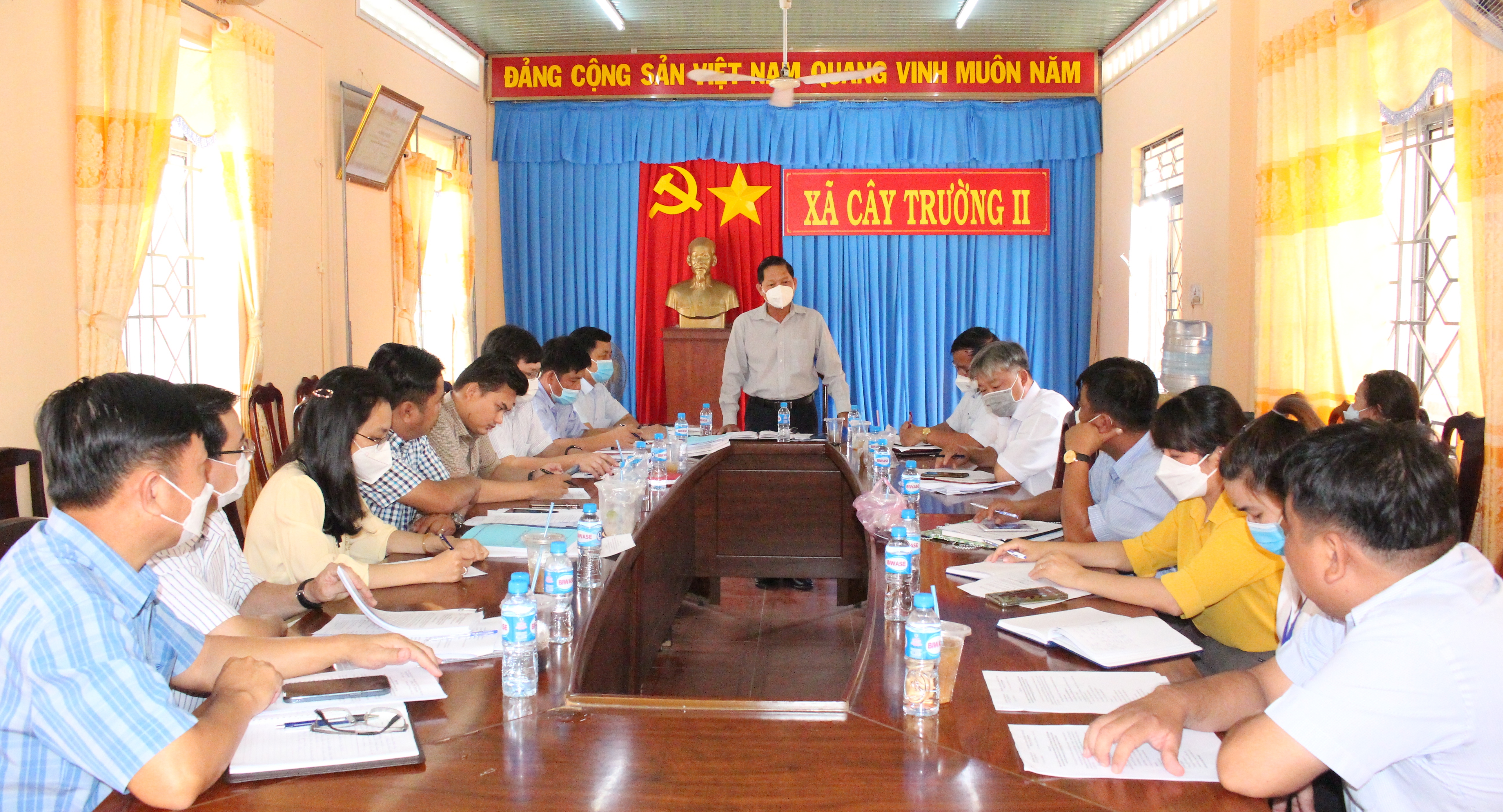 Ông Lưu Văn Long - Phó Chủ tịch HĐND huyện phát biểu chỉ đạo tại buổi giám sát ở xã Cây Trường II.G II