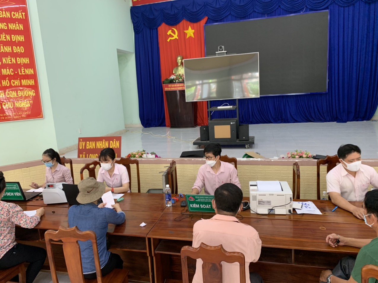 Phòng giao dịch Ngân hàng chính sách xã hội huyện Bàu Bàng cho vay các chương trình tín dụng chính sách theo Nghị quyết 11/NĐ-CP hơn 5 tỷ đồng