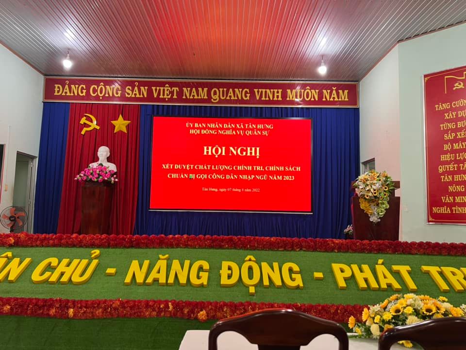 Hội đồng NVQS xã Tân Hưng tiến hành hội nghị xét duyệt chính trị, chính sách chuẩn bị gọi công dân nhập ngũ năm 2023