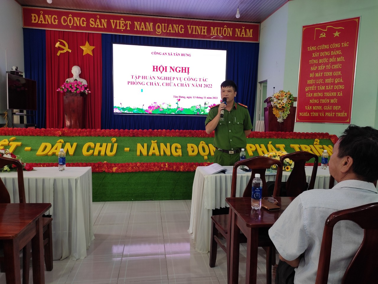 Công an xã Tâ Hưng, huyện Bàu Bàng tổ chức Hội nghị tuyên truyền, hướng dẫn và tập huấn về công tác phòng cháy, chữa cháy và cứu nạn, cứu hộ