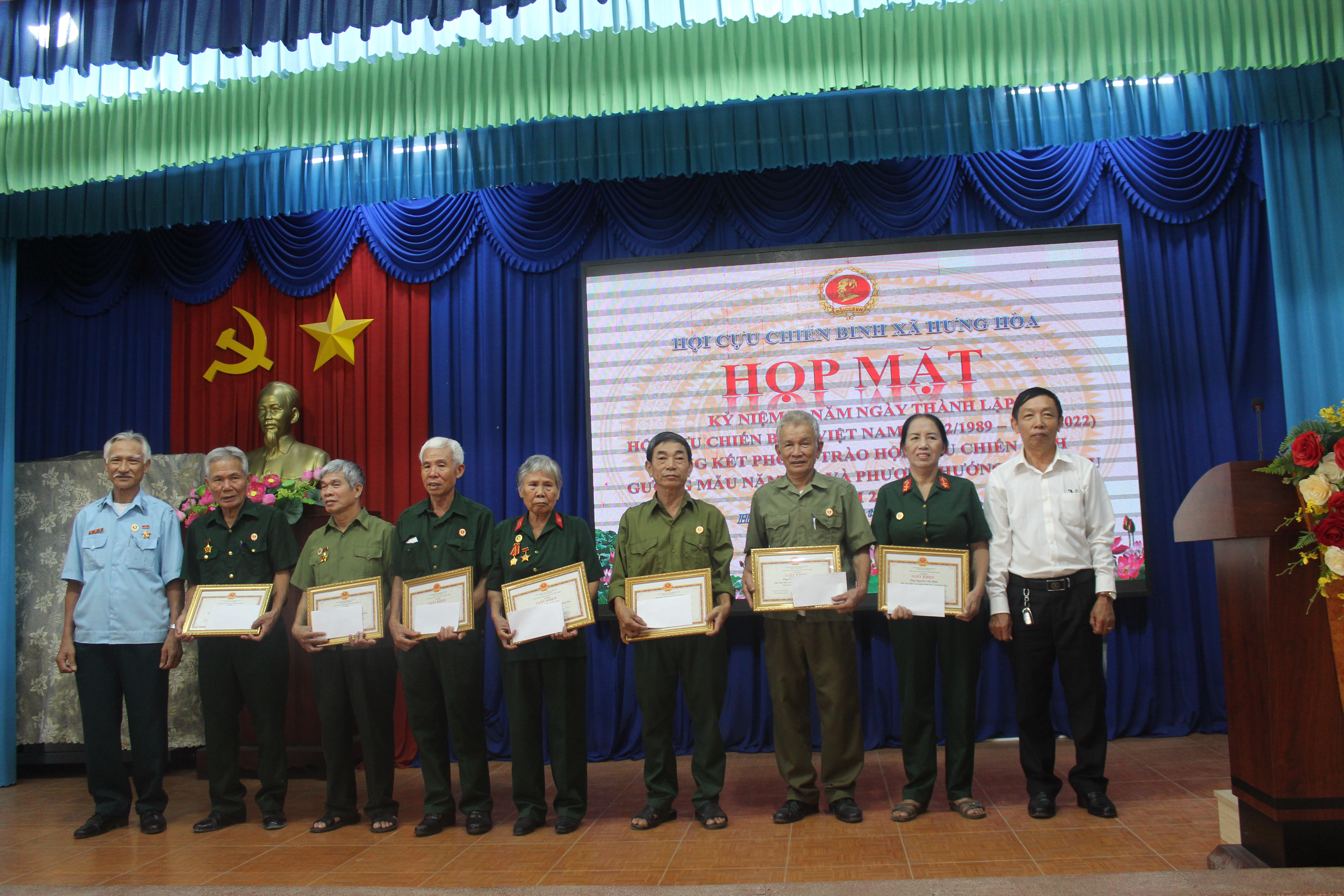 Hội cựu chiến binh xã Hưng Hoà: Họp mặt kỷ niệm 33 ngày thành lập Hội và tổng kết hoạt động phong trào Hội năm 2022, phương hướng nhiệm vụ năm 2023.