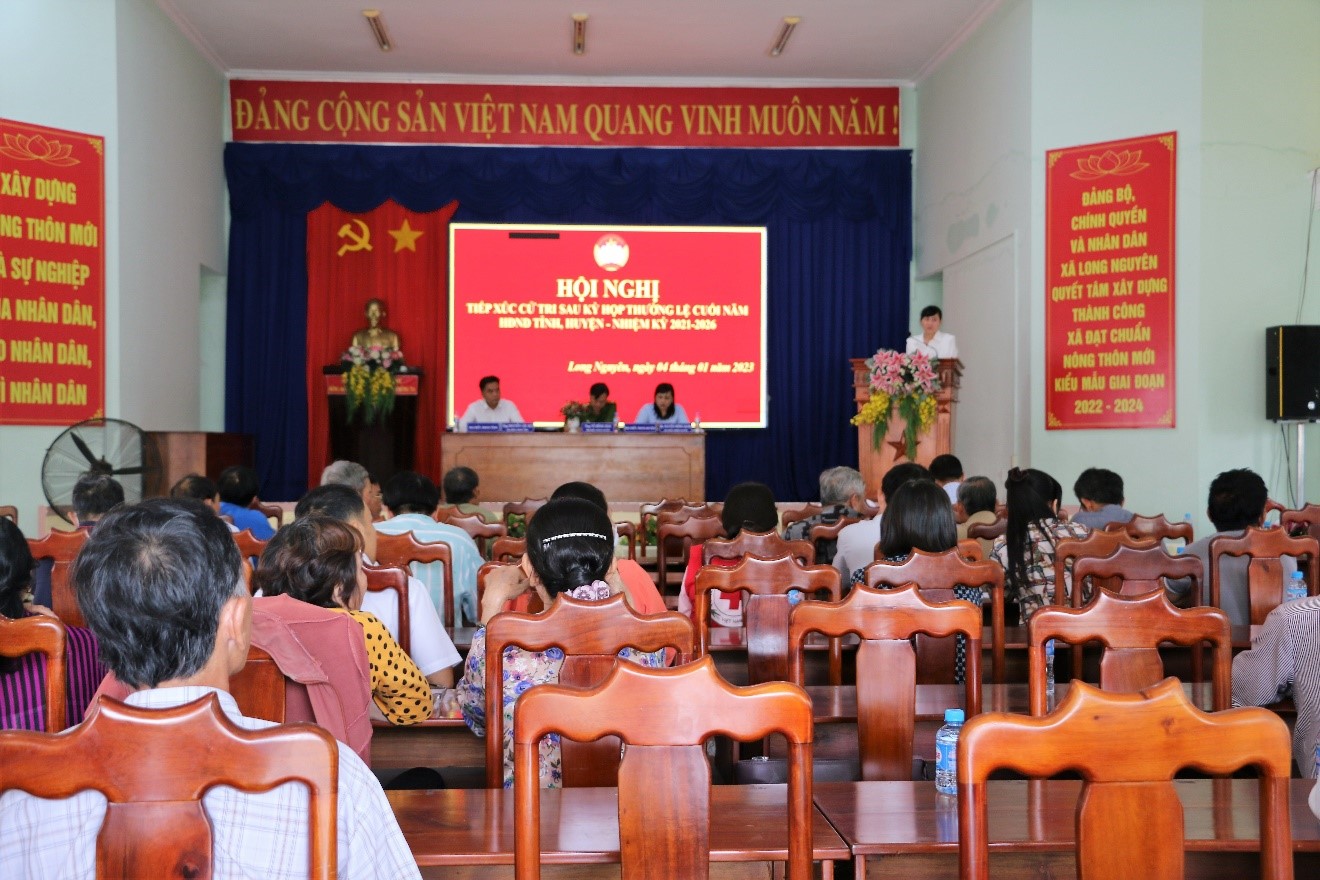Đại biểu HĐND tỉnh, huyện tiếp xúc cử tri xã Long Nguyên