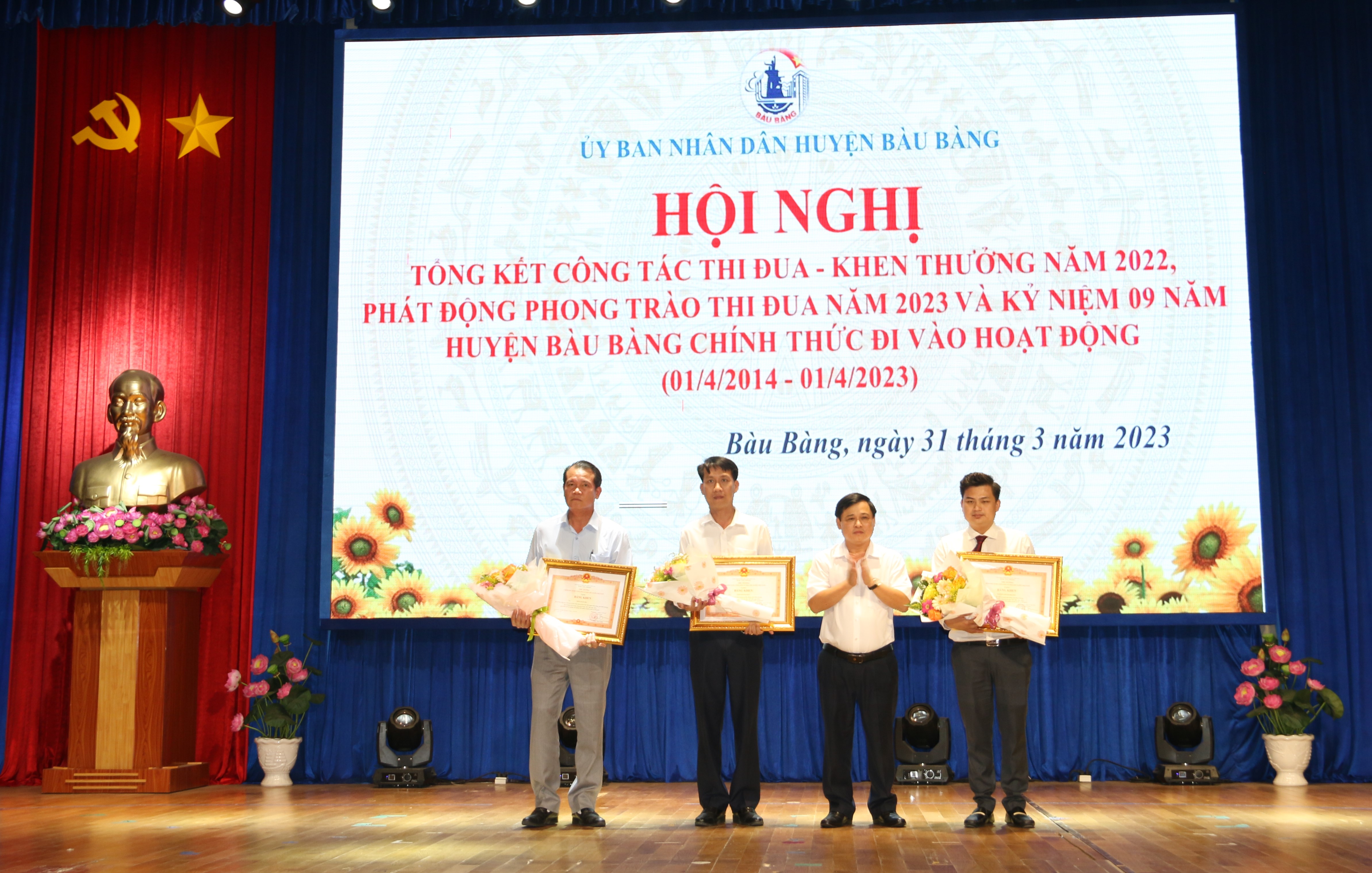 Hội nghị tổng kết công tác thi đua - khen thưởng năm 2022, phát động phong trào thi đua năm 2023 và kỷ niệm 09 năm huyện Bàu Bàng chính thức đi vào hoạt động (01/4/2014 - 01/4/2023)