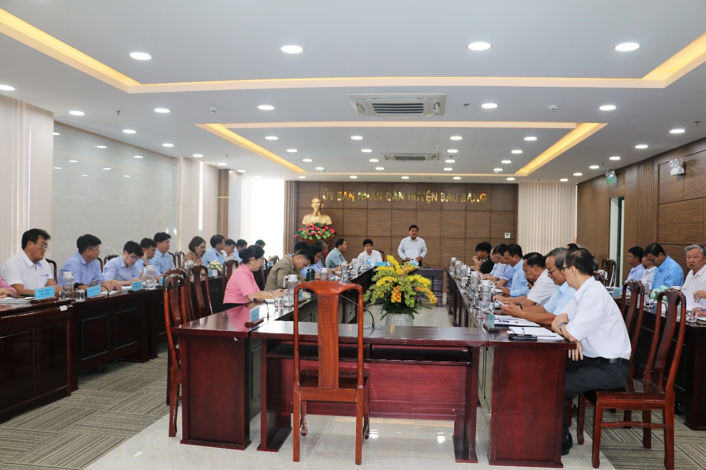 UBND huyện Bàu Bàng tổ chức họp định kỳ tháng 8 năm 2023.