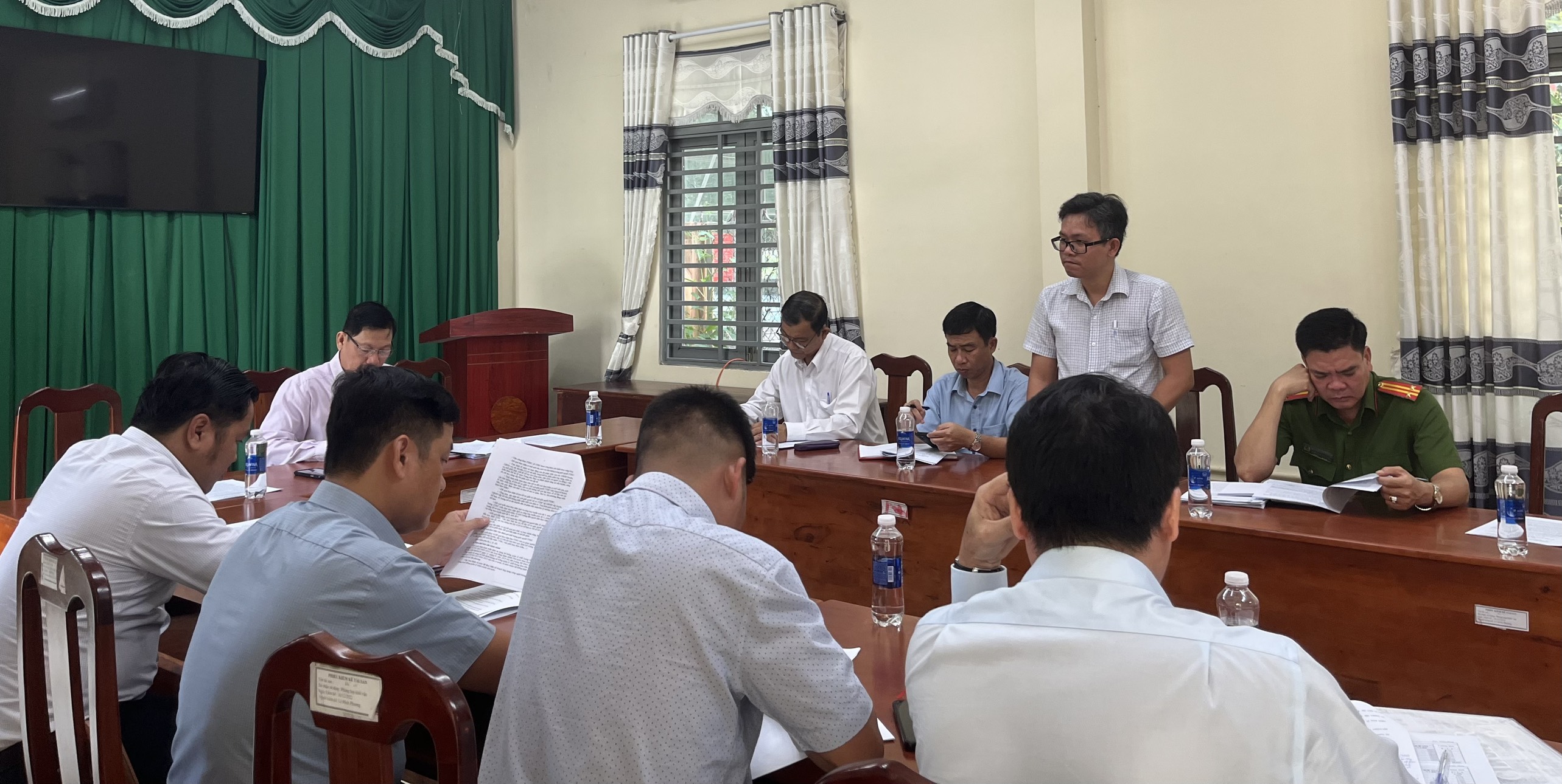 Hội đồng nhân dân huyện giám sát việc thực hiện cải cách thủ tục hành chính trên địa bàn thị trấn Lai Uyên