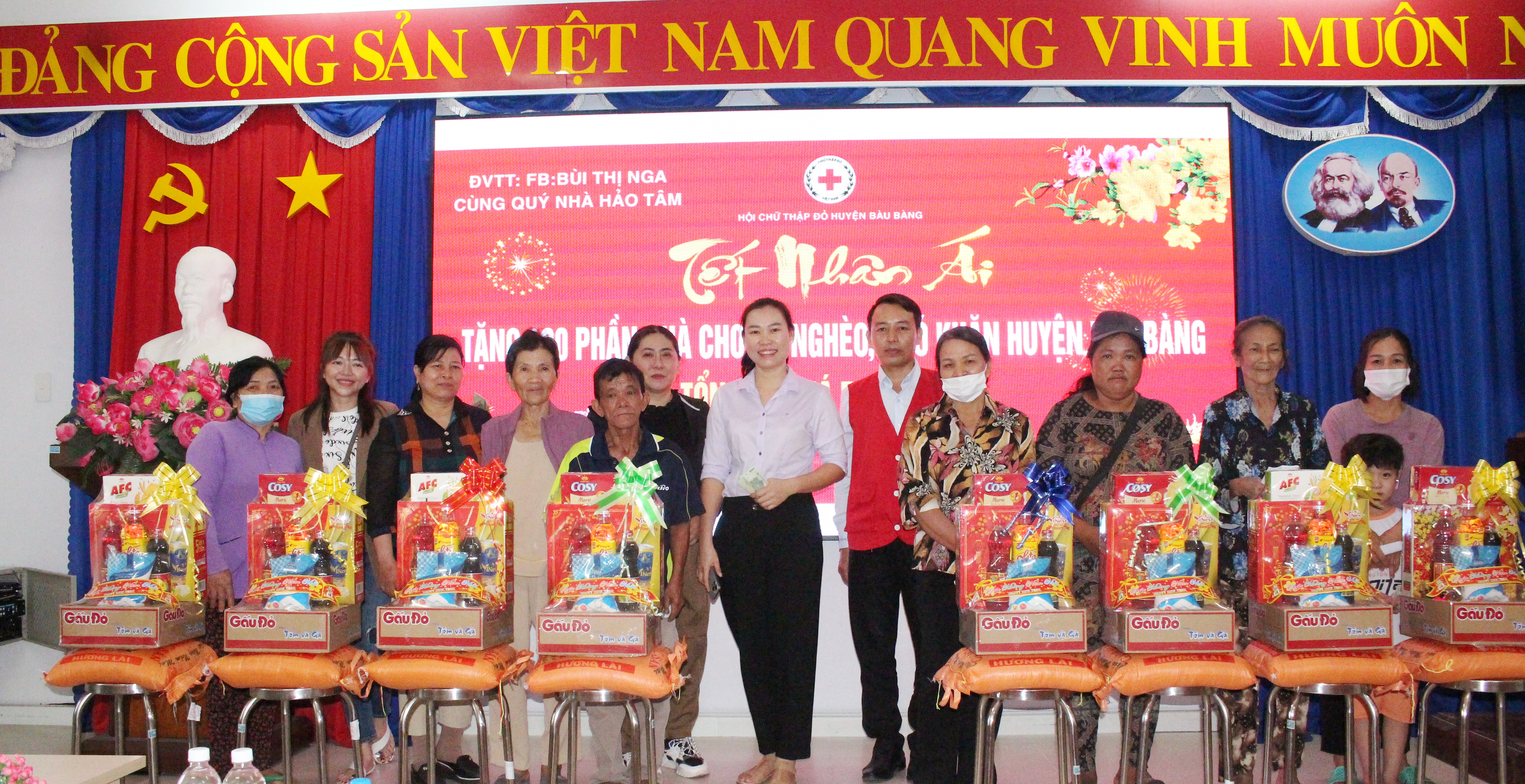 Hội Chữ Thập đỏ huyện Bàu Bàng: Trao tặng 100 phần quà tết cho người dân khó khăn