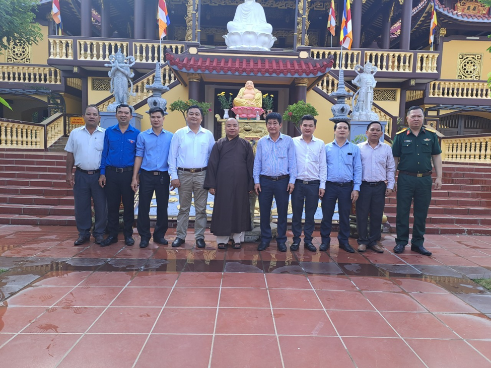 Lãnh đạo huyện Bàu Bàng thăm các cơ sở phật giáo nhân dịp lễ phật đản Phật lịch 2568
