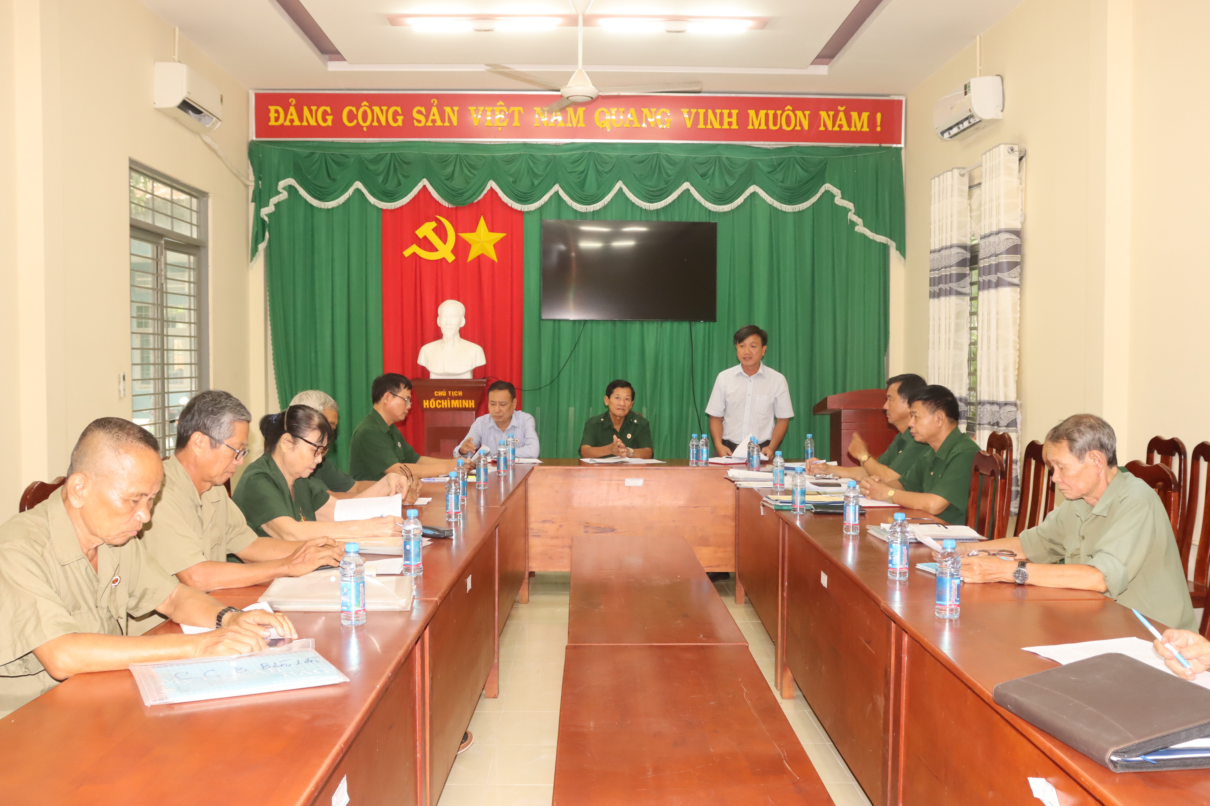 Hội Cựu chiến binh thị trấn Lai Uyên tiếp đoàn kiểm tra, giám sát của tỉnh kiểm tra giám sát công tác Hội năm 2024