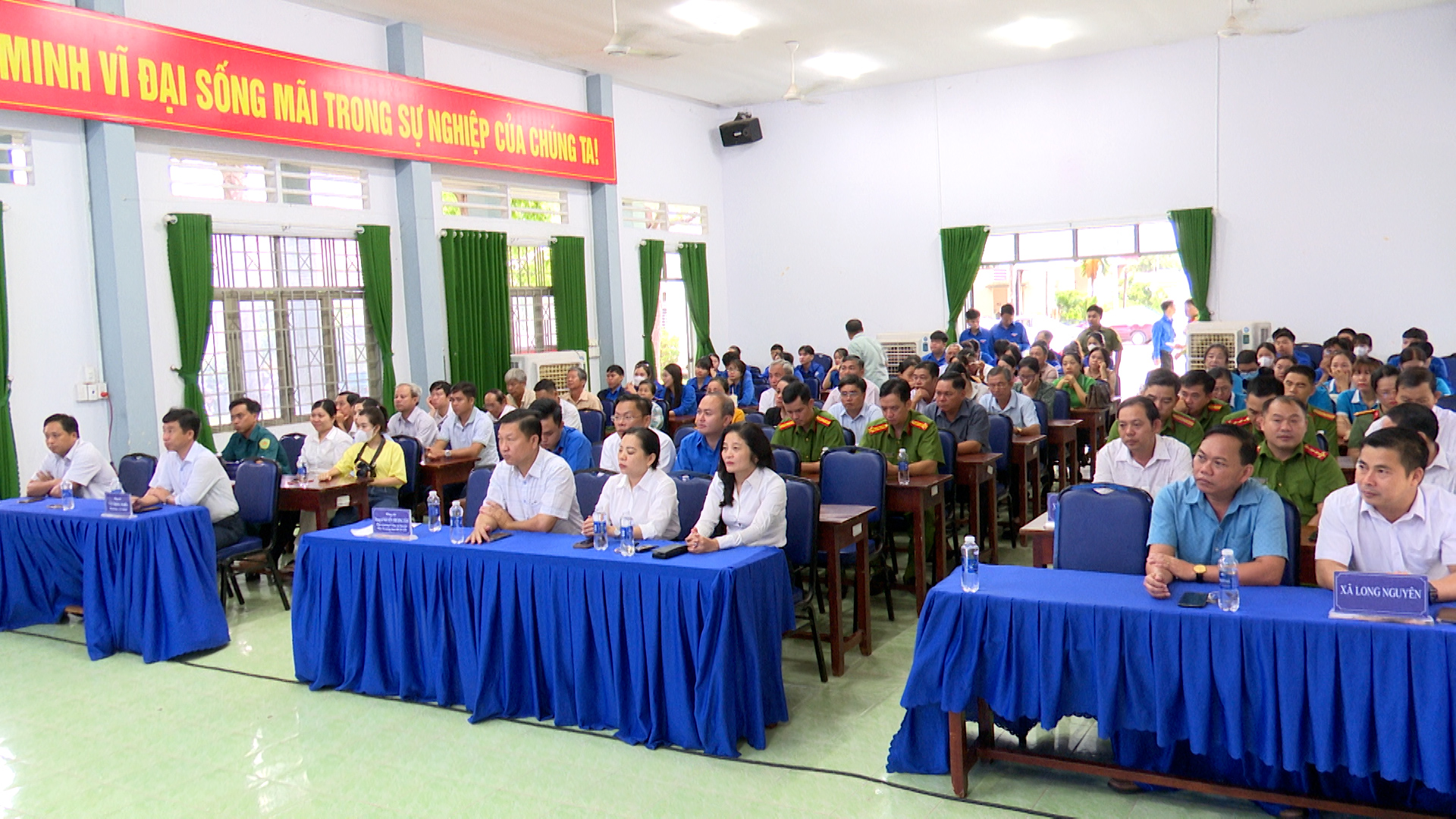 Huyện Bàu Bàng ra quân tuyên truyền ngày Toàn dân phòng chống ma túy