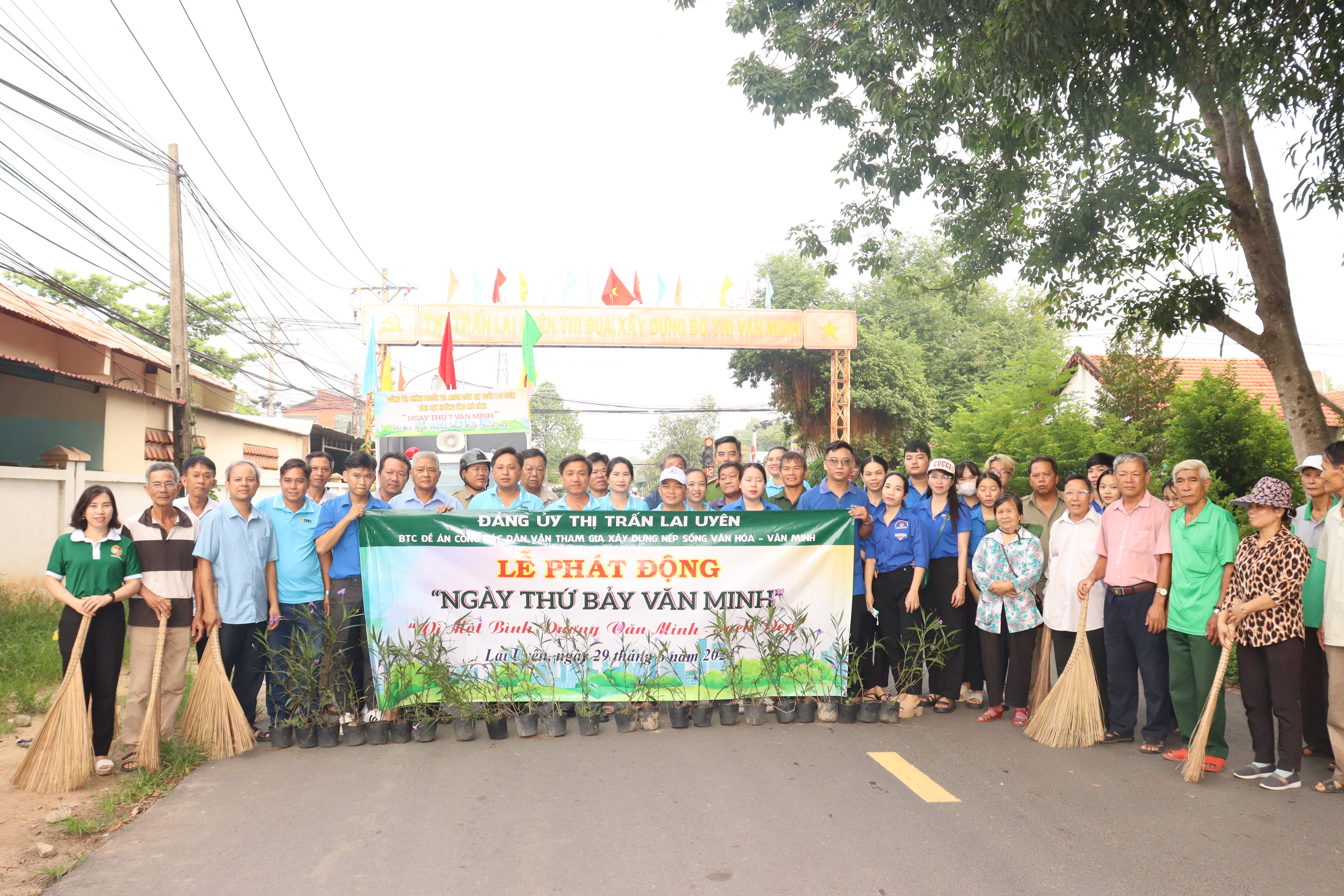 Ban tổ chức đề án 02 thị trấn Lai Uyên tổ chức lễ phát động “Ngày thứ bảy Văn Minh “Vì một Bình Dương văn minh - Sạch đẹp”
