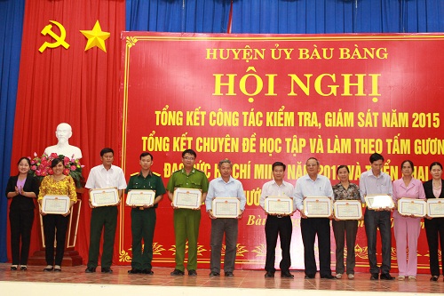 Tổ chức tổng kết công tác kiểm tra, giám sát và thi hành kỷ luật trong Đảng và tổng kết chuyên đề học tập và làm theo tấm gương đạo đức Hồ Chí Minh năm 2015