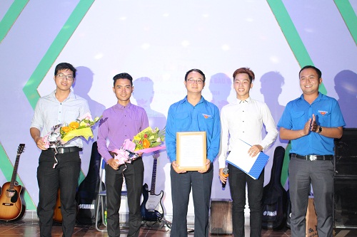 Hội Liên hiệp Thanh niên Bàu Bàng ra mắt Câu lạc bộ du ca Bàu Bàng