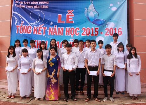 Trường THPT Bàu Bàng tổ chức lễ tổng kết năm học 2015-2016