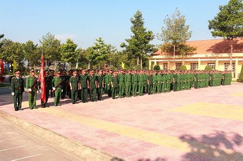 Trung đoàn bộ binh 6 thuộc Bộ Chỉ huy Quân sự tỉnh tổ chức lễ tuyên thệ chiến sỹ mới năm 2016