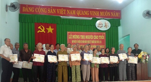 Hội Người cao tuổi xã Lai Hưng làm công tác chăm lo cho người cao tuổi
