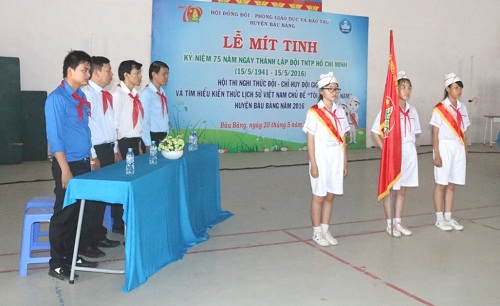 Tổ chức lễ mittinh kỷ niệm 75 năm ngày thành lập Đội Thanh niên Tiền phong Hồ Chí Minh