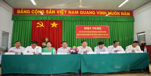 Đại biểu HĐND tỉnh và huyện Bàu Bàng tiếp xúc cử tri xã Cây Trường II trước kỳ họp thứ 3, nhiệm kỳ 2016-2021
