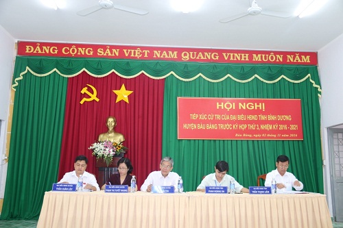 Đại biểu HĐND tỉnh và huyện Bàu Bàng tiếp xúc cử tri xã Lai Uyên trước kỳ họp thứ 3, nhiệm kỳ 2016-2021