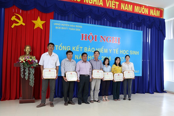 Bảo hiểm Xã hội huyện Bàu Bàng (BHXH) tổng kết bảo hiểm y tế học sinh, sinh viên năm học 2016 - 2017