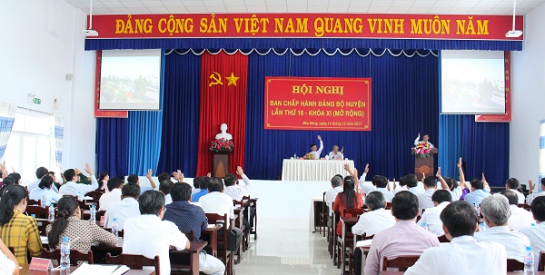 Huyện ủy Bàu Bàng tổ chức Hội nghị Ban Chấp hành Đảng bộ huyện lần thứ 16 khóa XI (mở rộng)
