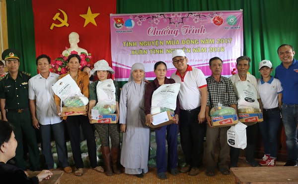 Huyện Đoàn Bàu Bàng tổ chức chương trình Tình nguyện mùa đông 2017 và Xuân tình nguyện 2018 tại huyện Lộc Ninh, tỉnh Bình Phước