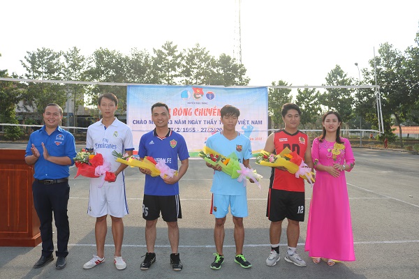 Huyện Đoàn Bàu Bàng tổ chức giải bóng chuyền chào mừng 63 năm Ngày Thầy thuốc Việt Nam