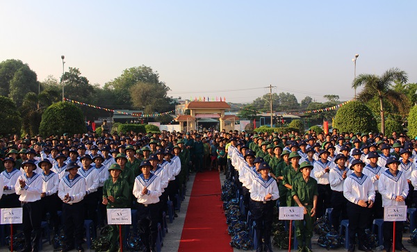 Huyện Bàu Bàng long trọng tổ chức Lễ giao nhận quân năm 2018